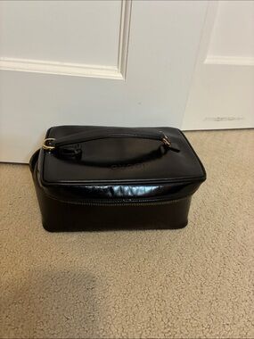 Vintage Gucci Black Patent Bamboo Vanity Case - Broken Strap/As-Is 👝